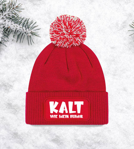 Stylische, bedruckte Weihnachtsmütze für kalte Tage, bringt festliche Freude und Wärme in den Winter.