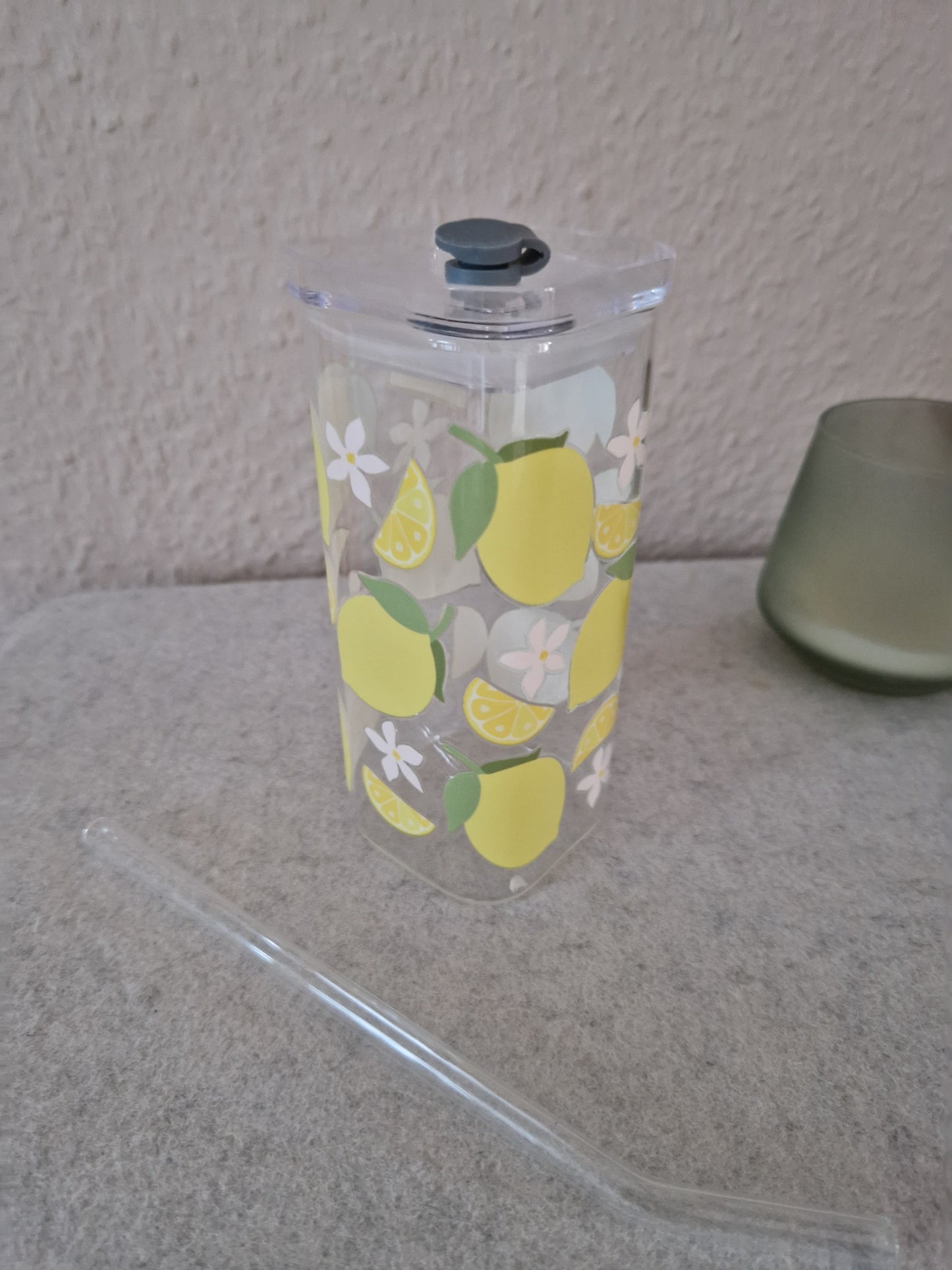 Zitronen-Glasbecher mit Deckel & Strohhalm – auslaufsicher, stylisch & langlebig
