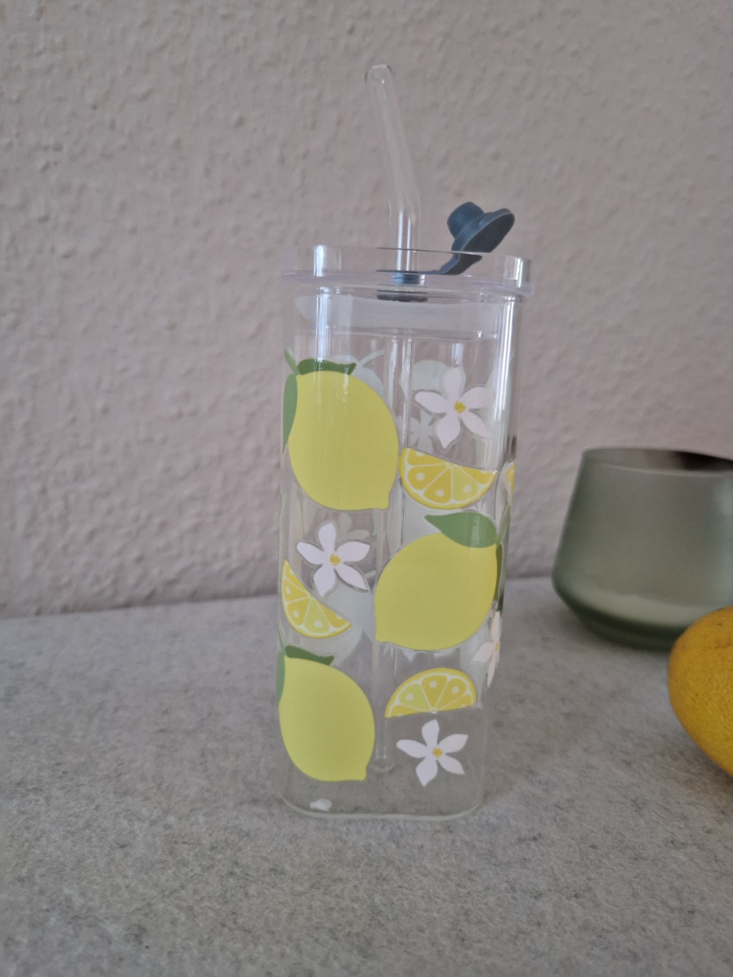 Zitronen-Glasbecher mit Deckel & Strohhalm – auslaufsicher, stylisch & langlebig