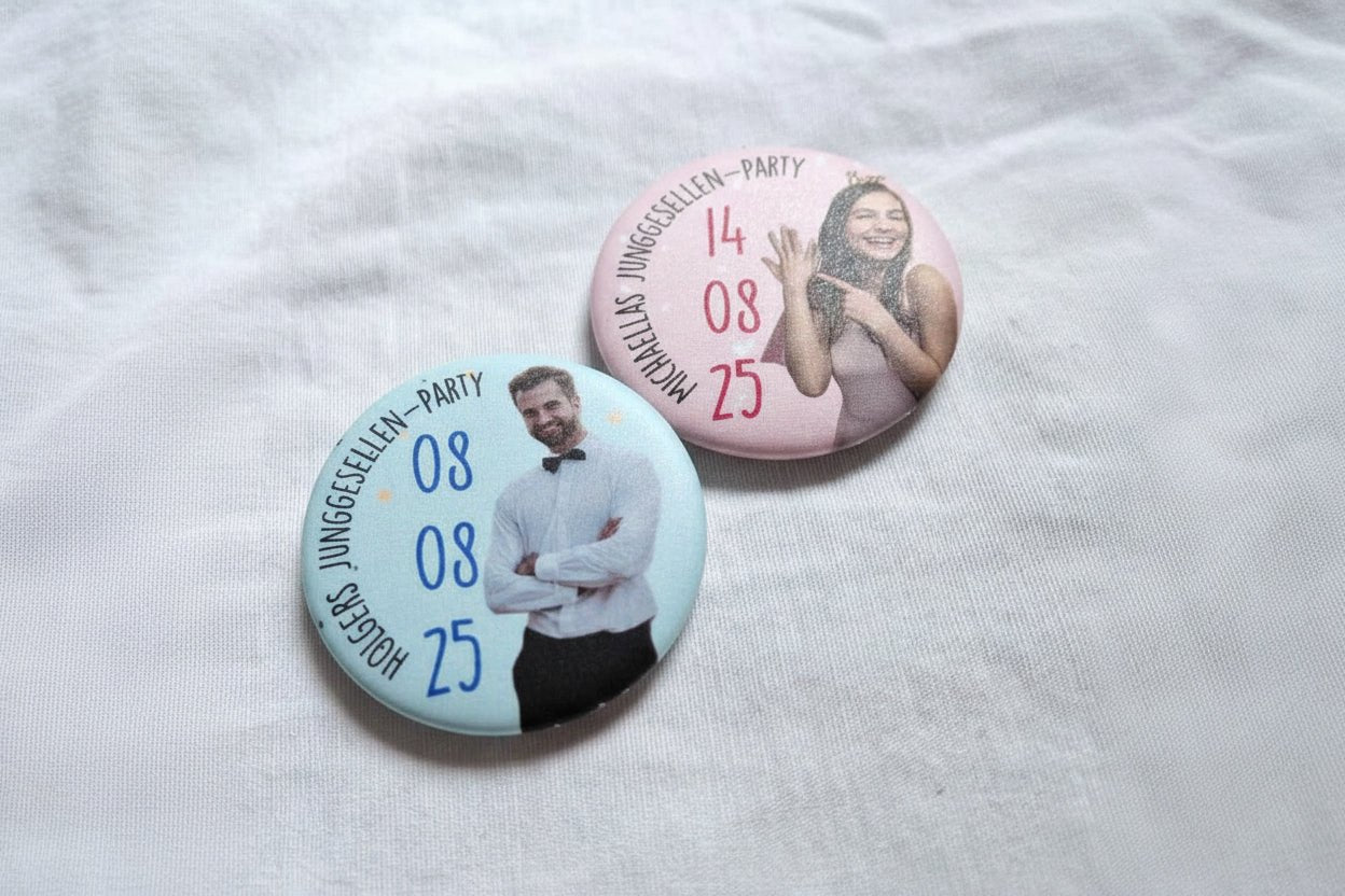 44 mm Button - Personalisiertes JGA Ansteckbutton - AC Designs