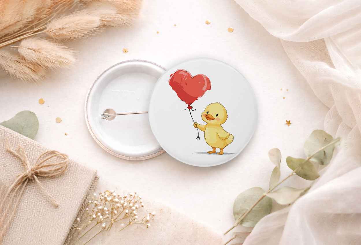 44 mm Button - Süße Ente mit Herz Ansteckbutton - AC Designs