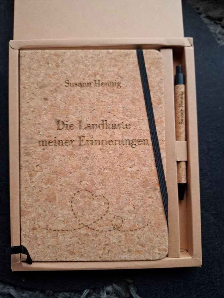 „Die Landkarte meiner Erinnerungen“ – Personalisiertes DIN A5 Kork-Notizbuch mit Stift & Lasergravur