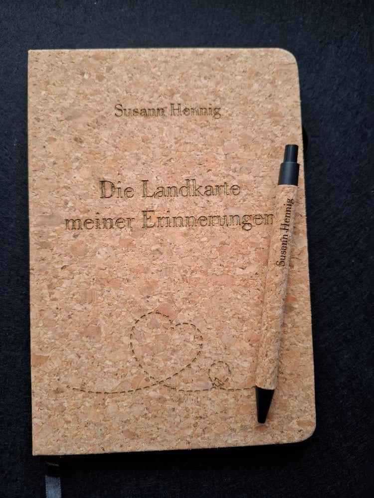 „Die Landkarte meiner Erinnerungen“ – Personalisiertes DIN A5 Kork-Notizbuch mit Stift & Lasergravur