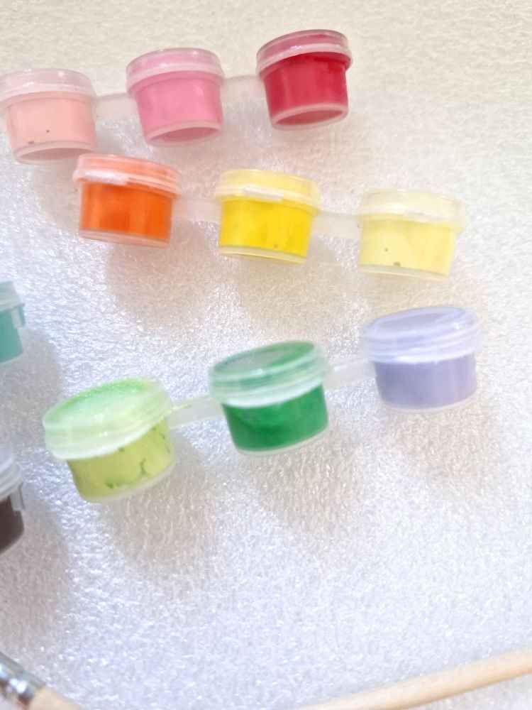 Acrylfarben Set mit Pinsel – 3ml Mini-Farbdosen | Bastelfarben für Holz, Deko & DIY Projekte | frei wählbare Farbauswahl