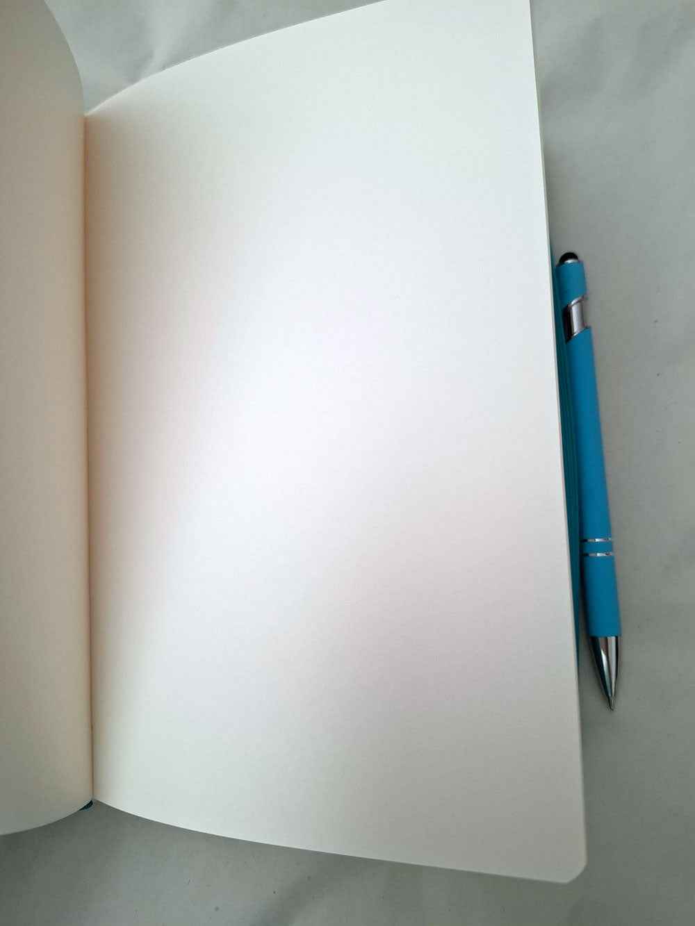 Blanko Reisetagebuch A5 mit Gravur - Travel Journal aus PU-Leder in Türkis