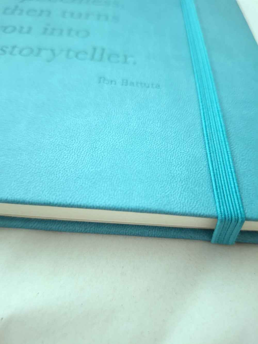 Blanko Reisetagebuch A5 mit Gravur - Travel Journal aus PU-Leder in Türkis