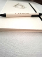 Personalisiertes A5-Notizbuch mit Wunschname & graviertem Buchstaben