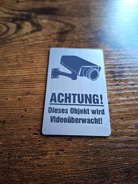 Achtung Kameraüberwachung Schild 8x5 cm | Warnschild Videoüberwachung | Gravur Schild | Silber, Gold, Roségold oder Weiß