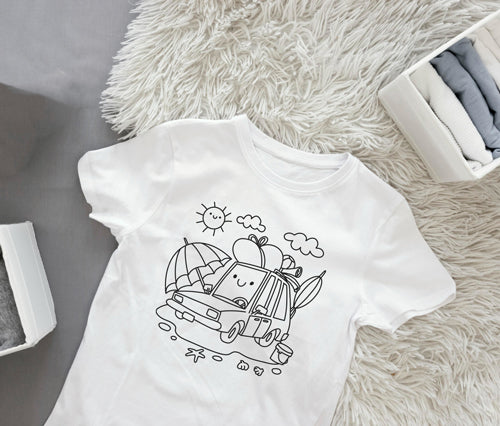 Zeichnung eines Autos mit einem Strandschirm, ideal für Sommerausmalen.