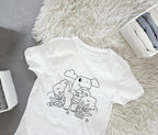 Ein Ausmalbuch mit einem Dinosaurier-Motiv, ideal für kreative DIY-Projekte für Kinder und Textilgestaltung.