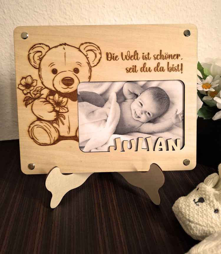 Personalisierte Geschenkidee zur Geburt – Holz-Bilderrahmen mit Gravur & Name (25 x 20,5 cm, Foto 15 x 10 cm)