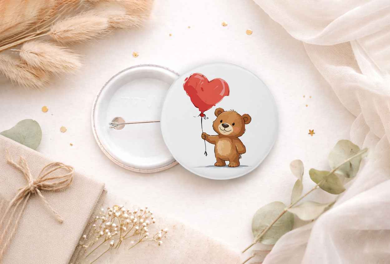 44 mm Button - Süßer Bär mit Herz Ansteckbutton