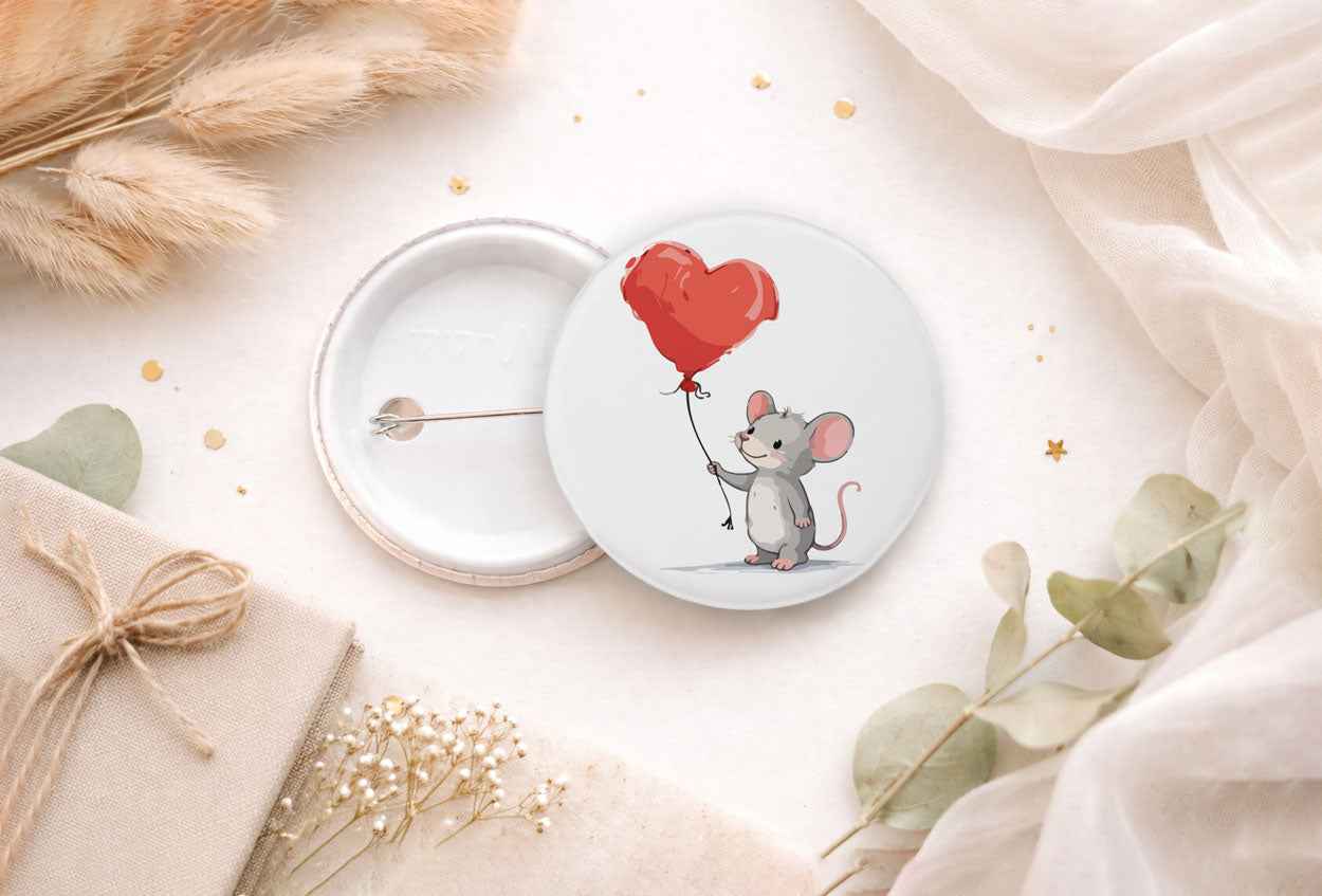44 mm Button - Süße Maus mit Herz Ansteckbutton