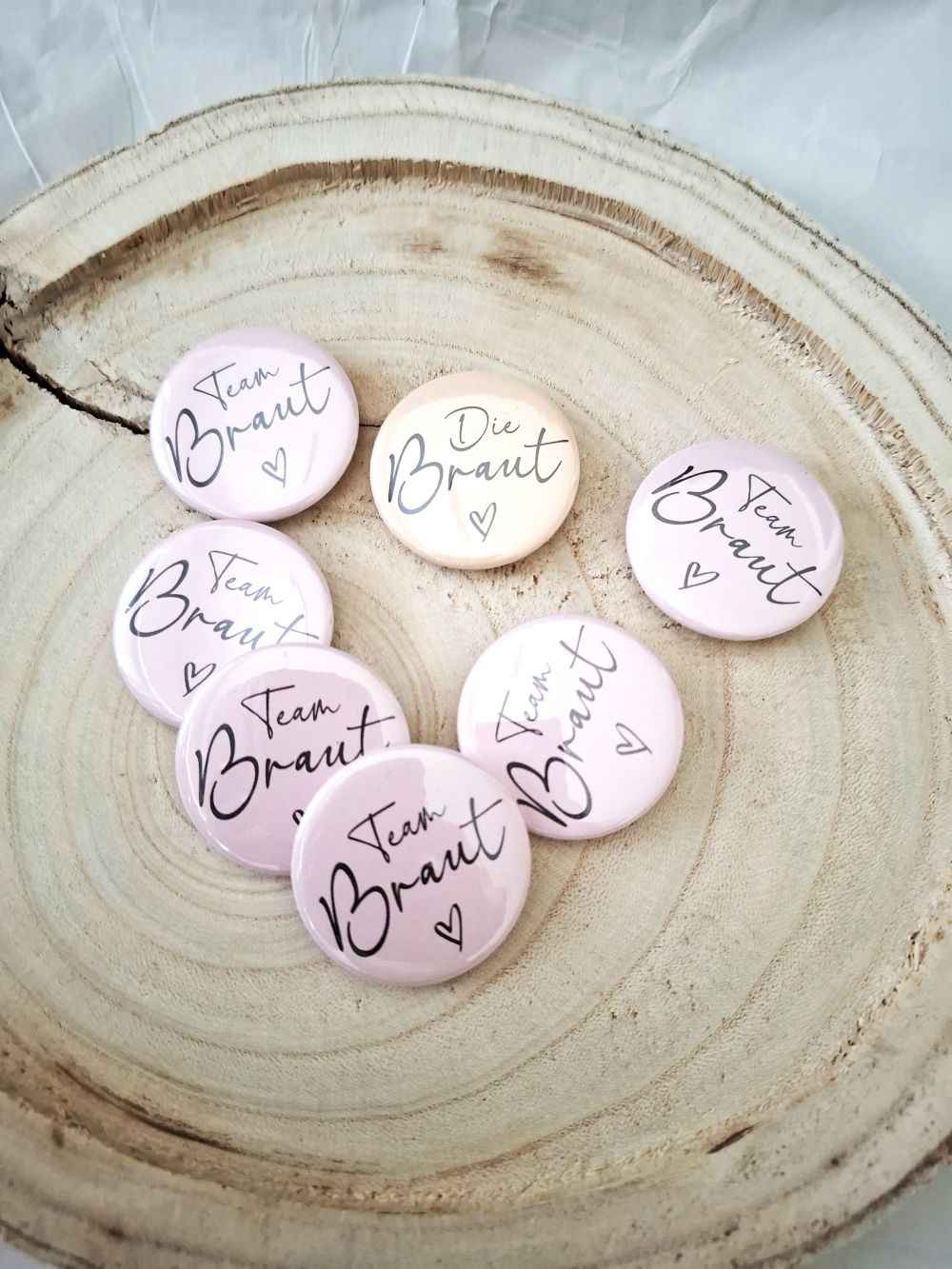 JGA Button Set Team Braut & Braut 44 mm - 6x Team Braut Rosa + 1x Braut Pfirsich - Junggesellinnenabschied Buttons