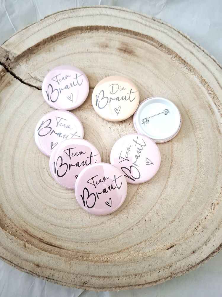 JGA Button Set Team Braut & Braut 44 mm - 6x Team Braut Rosa + 1x Braut Pfirsich - Junggesellinnenabschied Buttons