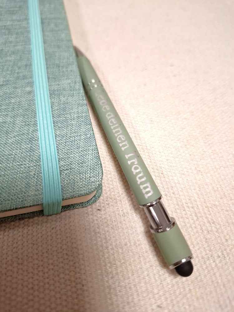 A5 Notizbuch „Ein Mensch ohne Träume…“ mit Gravur & Kugelschreiber - Boot Motiv in Flock, personalisierbar