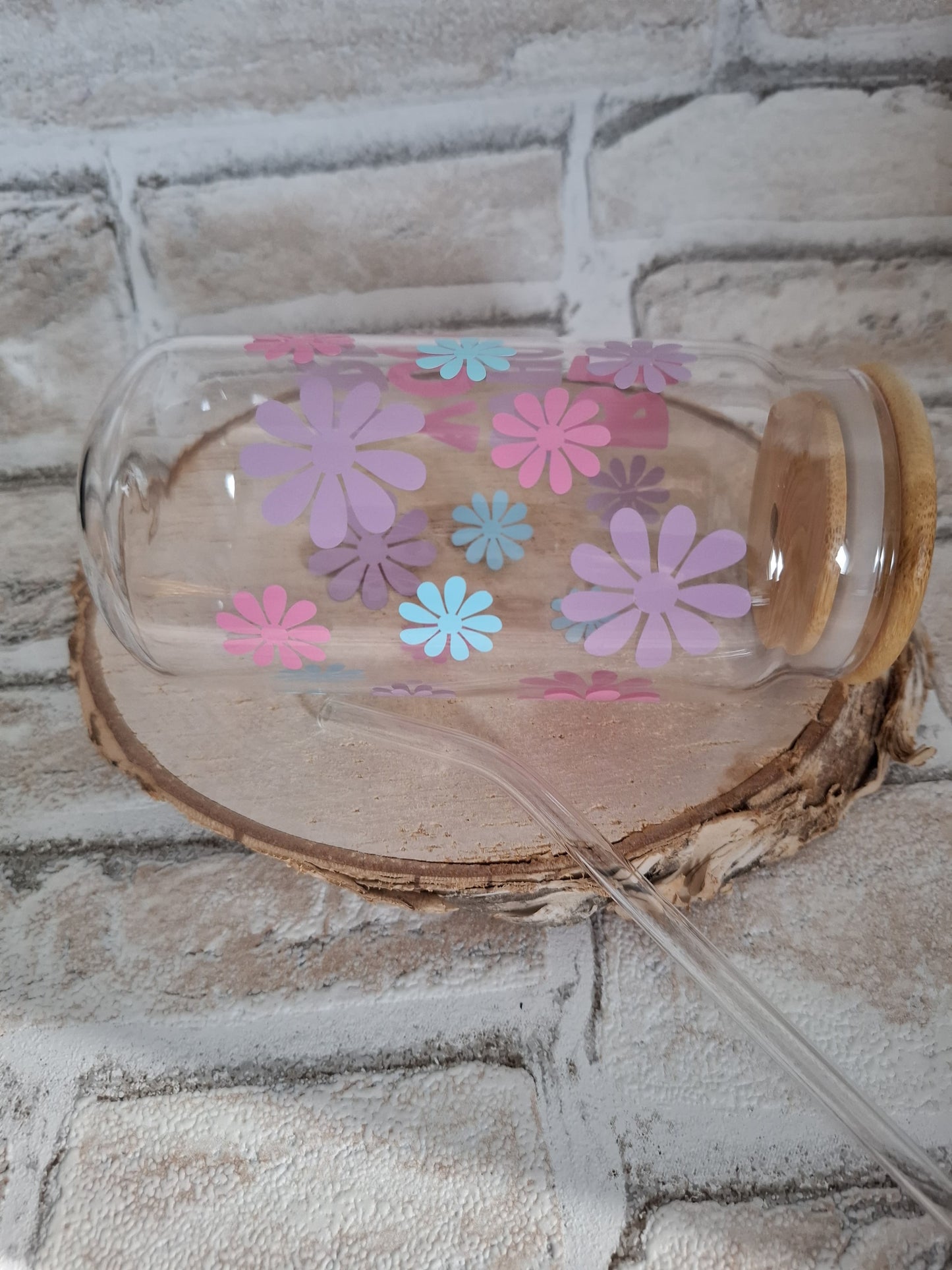 Handgefertigter Glasbecher mit Holzdeckel und Glasstrohhalm – BE WHO YOU ARE