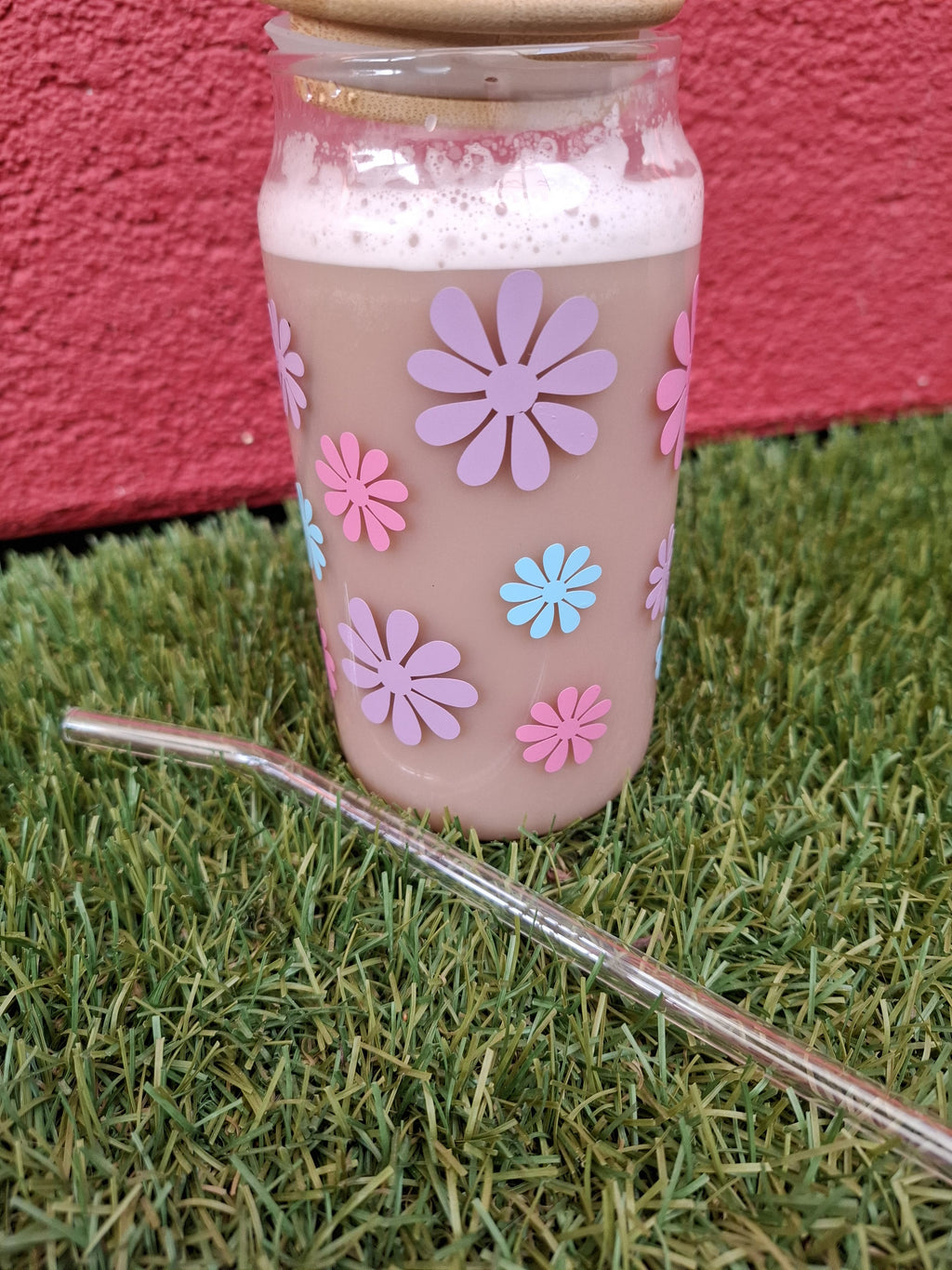 Handgefertigter Glasbecher mit Holzdeckel und Glasstrohhalm – BE WHO YOU ARE - AC Designs