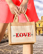 Jutebeutel klein mit 'LOVE' & Pfeil – 6 Liter, 26x22x14 cm – Öko-Tasche aus Baumwolle & Jute – Nachhaltiges Geschenk für Valentinstag, Freundin & mehr - AC Designs