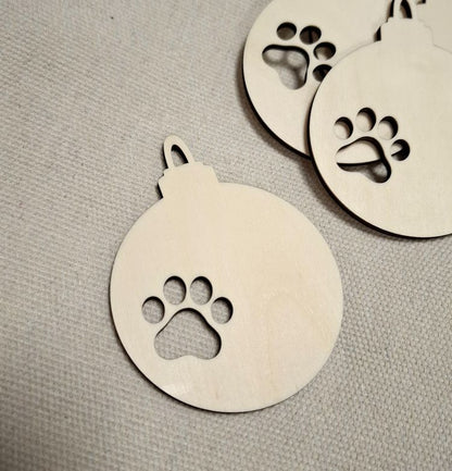 Weihnachtskugel aus Holz mit Katzenpfoten-Abdruck – Lasergeschnittenes Sperrholz-Ornament zum Bemalen (7,5 x 9,5 cm)