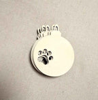 Weihnachtskugel aus Holz mit Katzenpfoten-Abdruck – Lasergeschnittenes Sperrholz-Ornament zum Bemalen (7,5 x 9,5 cm)