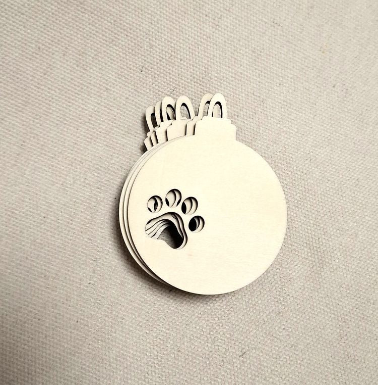 Weihnachtskugel aus Holz mit Katzenpfoten-Abdruck – Lasergeschnittenes Sperrholz-Ornament zum Bemalen (7,5 x 9,5 cm)