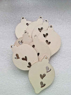 Holzanhänger Kugel mit Herz 6x9 cm – Lasergeschnittenes Sperrholz für Basteln & Deko