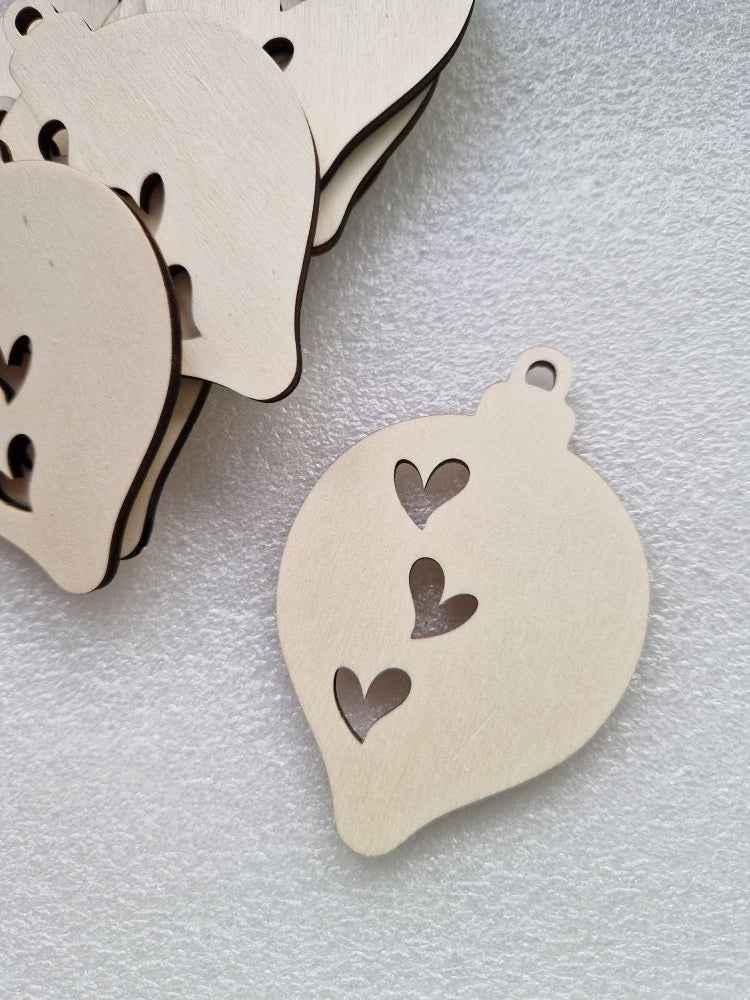 Holzanhänger Kugel mit Herz 6x9 cm – Lasergeschnittenes Sperrholz für Basteln & Deko