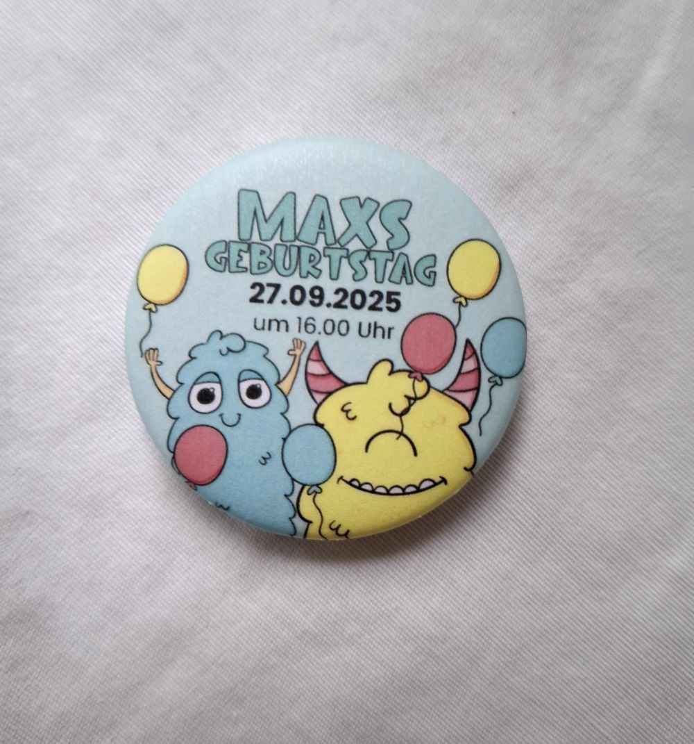 44mm Button "Monster Geburtstag" – Personalisierte Einladung zur Kinderparty