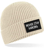 Fashion Patch Beanie in Beige – NEVER STOP DANCING | Recycelt & Komfort-Design