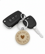 Runder Schlüsselanhänger aus Buchenholz mit Lasergravur – Natürlich, personalisierbar & nachhaltig