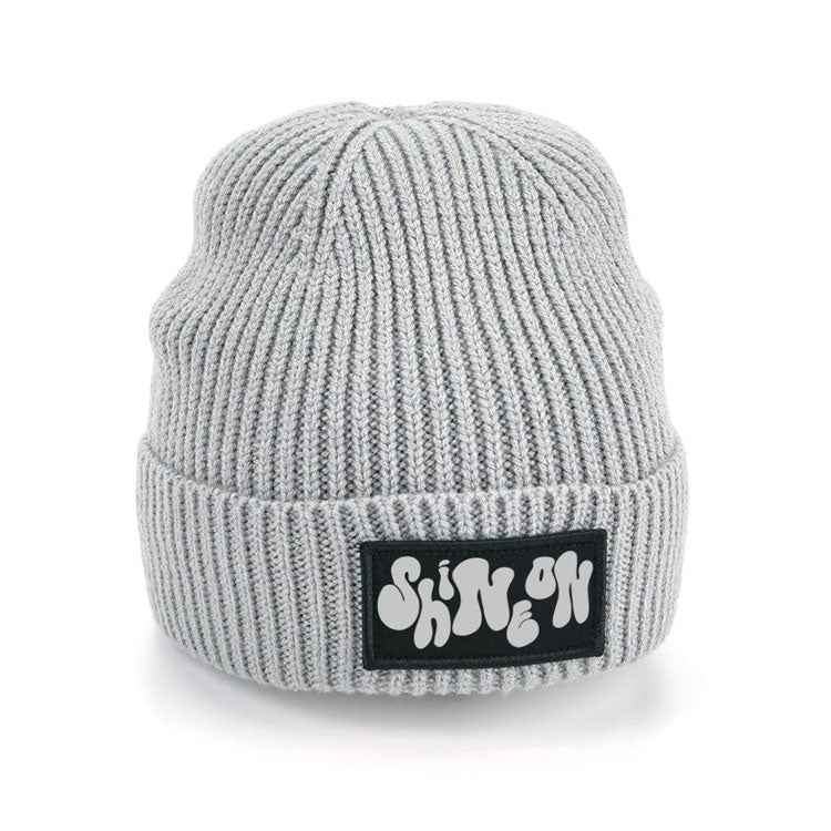 Fashion Patch Beanie Hellgrau - Recycelter Polyester | “Shine On” Patch