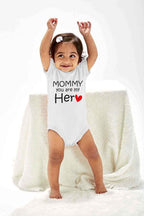 Bügelmotiv 'MOMMY YOU ARE MY HERO' – Personalisierbarer Bügeltransfer für Muttertag | 4 Größen | DIY-Geschenk für Mama