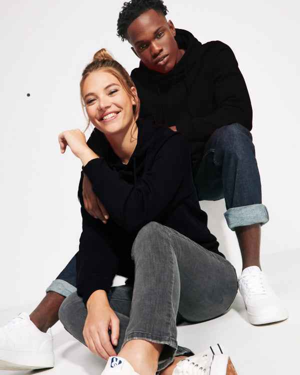 Unisex-Kapuzensweatshirt aus gekämmter Bio-Baumwolle und recyceltem Polyester