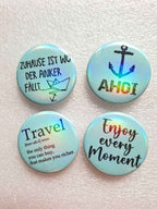 Ansteck-Button "Reiselust" – 4 maritime Motive | 44 mm | Sicherheitsnadel | Individuell oder als Set