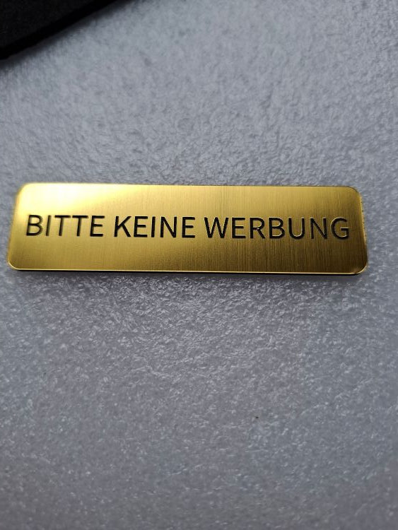 "Bitte keine Werbung" Briefkastenschild | Graviertes Kunststoffschild (75x19 mm) - 4 elegante Farben