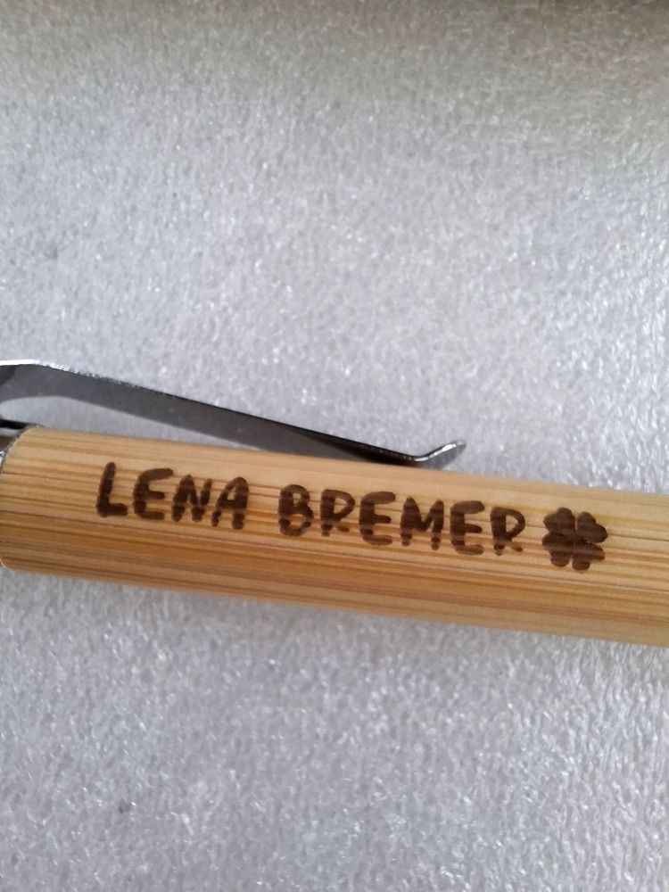 Personalisiert – Holzkugelschreiber mit Gravur | Individuelles Geschenk & Werbeartikel