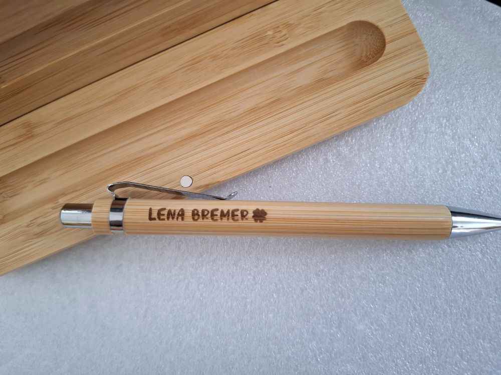 Personalisiert – Holzkugelschreiber mit Gravur | Individuelles Geschenk & Werbeartikel