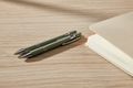 Eleganter Metall-Kugelschreiber in Olive mit personalisierter Lasergravur