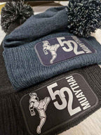 Snowstar® Patch Beanie mit Aufdruck "52"