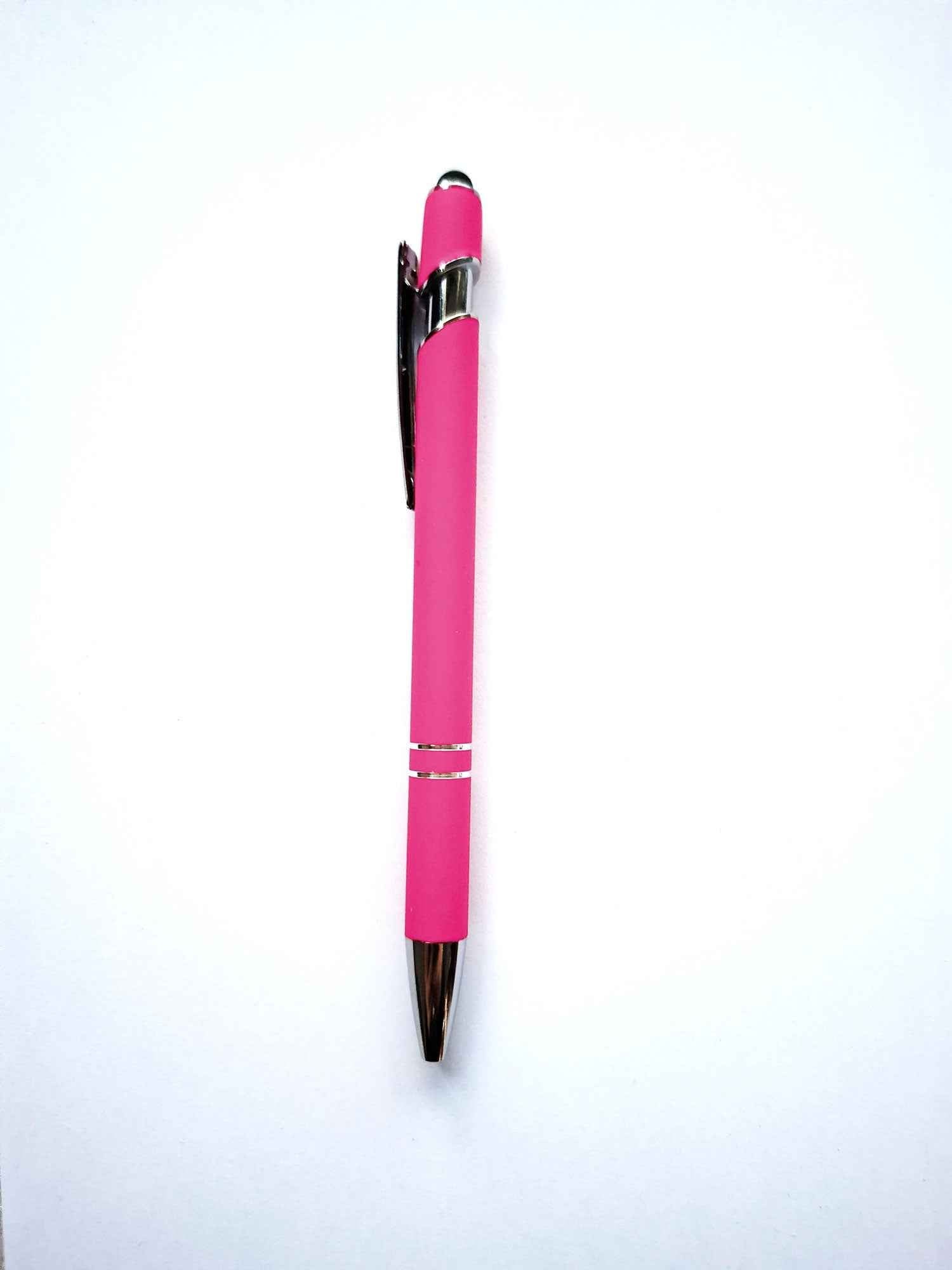 Eleganter Metall-Kugelschreiber in Pink mit personalisierter Lasergravur - AC Designs