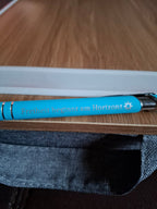 Eleganter Metall - Kugelschreiber in Türkis mit personalisierter Lasergravur - AC Designs