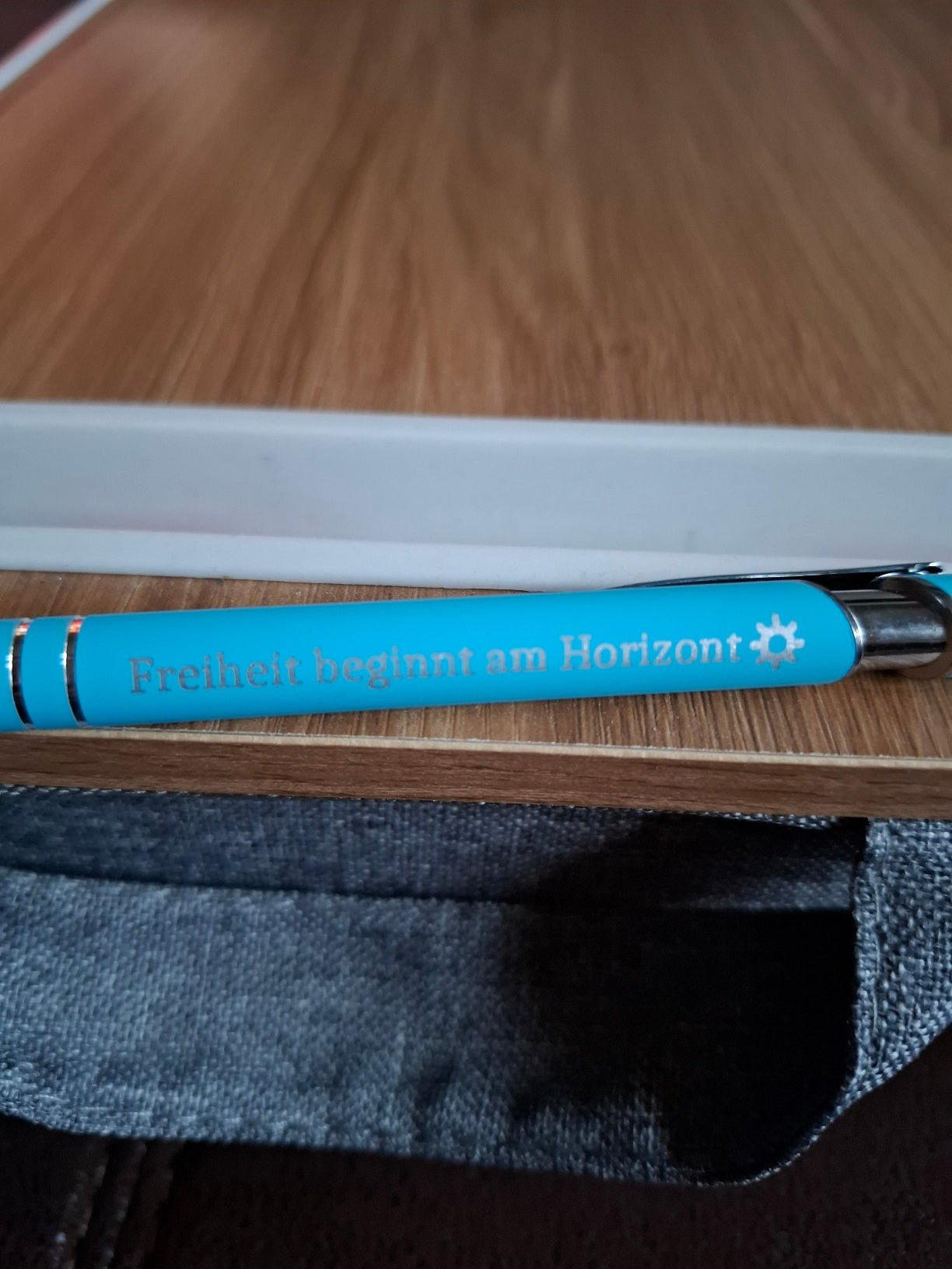 Eleganter Metall - Kugelschreiber in Türkis mit personalisierter Lasergravur - AC Designs