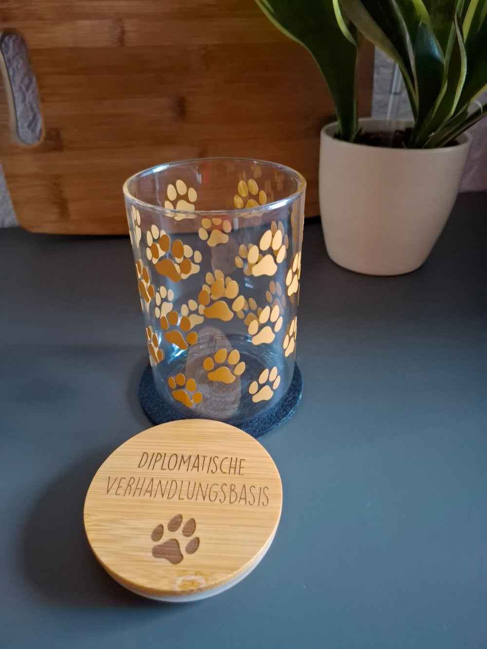 Glasbehälter mit Bambusdeckel - stilvolle Leckerli-Dose für Hunde & Katzen - AC Designs