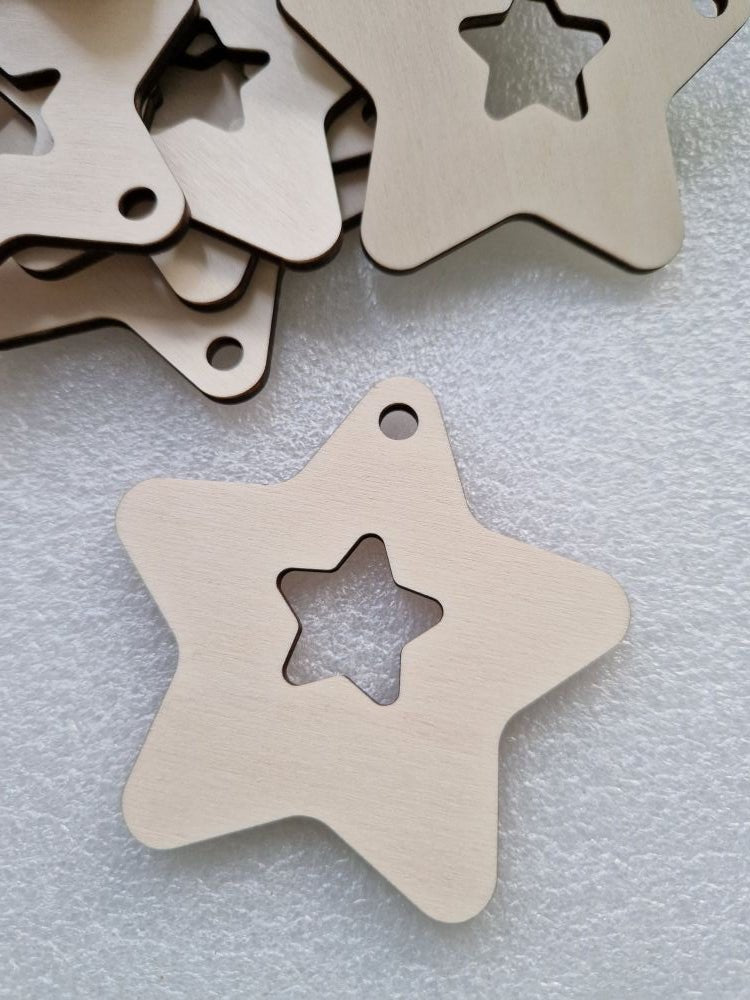Holzanhänger „Stern“ – 8x8 cm, lasergeschnitten, Sperrholz - AC Designs