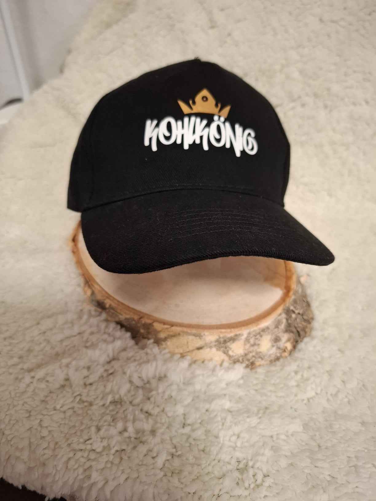 Kohlkönig Cap Schwarz - Premium 6-Panel Cap mit Weiß-Gold Druck - AC Designs