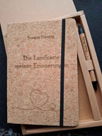 Notizbuch mit Namen graviert – Kork A5 'Landkarte meiner Erinnerungen' | Persönliches Geschenk - AC Designs