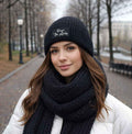 Patch Beanie Schwarz – „Stronger Than Yesterday“ | Unisex Streetwear Mütze - AC Designs