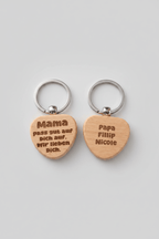 Personalisierter Holz Schlüsselanhänger Mama - „Mama, pass gut auf dich auf. Wir lieben dich." – Gravur Buche, Made in Germany - AC Designs