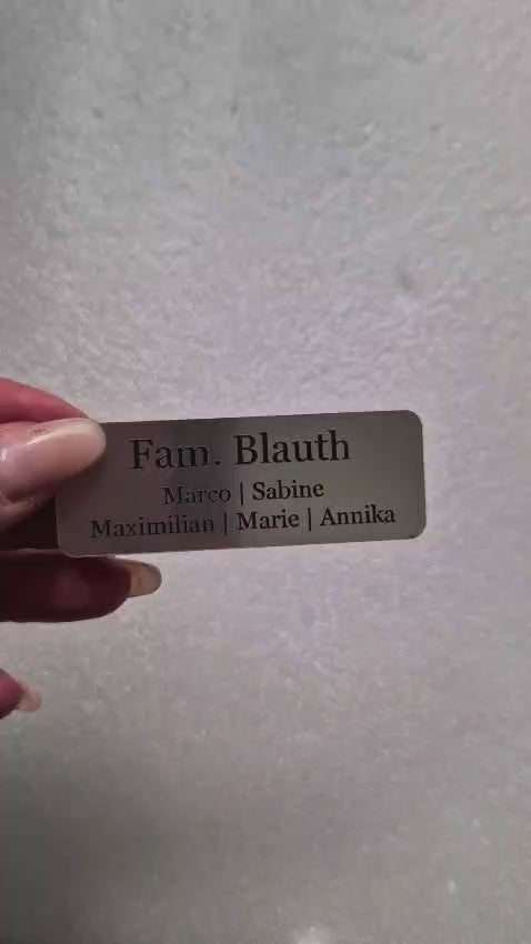 Briefkastenschild mit Gravur – Personalisiertes Namensschild für Familien | 70x25 mm